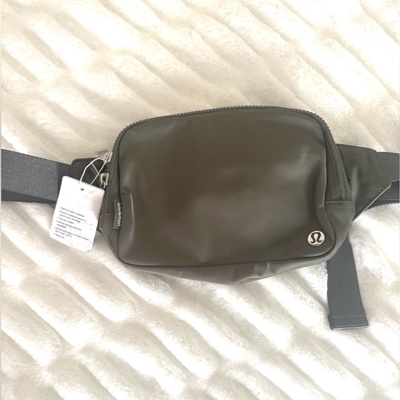 lululemon athletica Handbags - Lululemon athletica Olive Green Bag